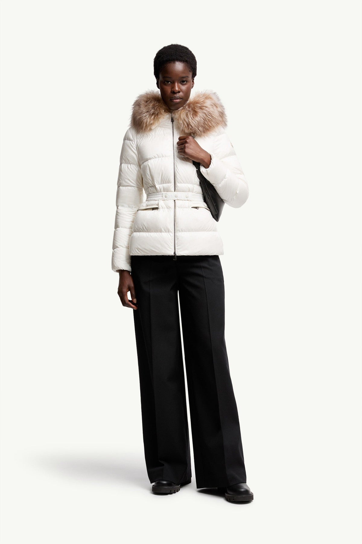 Doudoune courte à capuche bordée de shearling Boed - Blanc et Beige