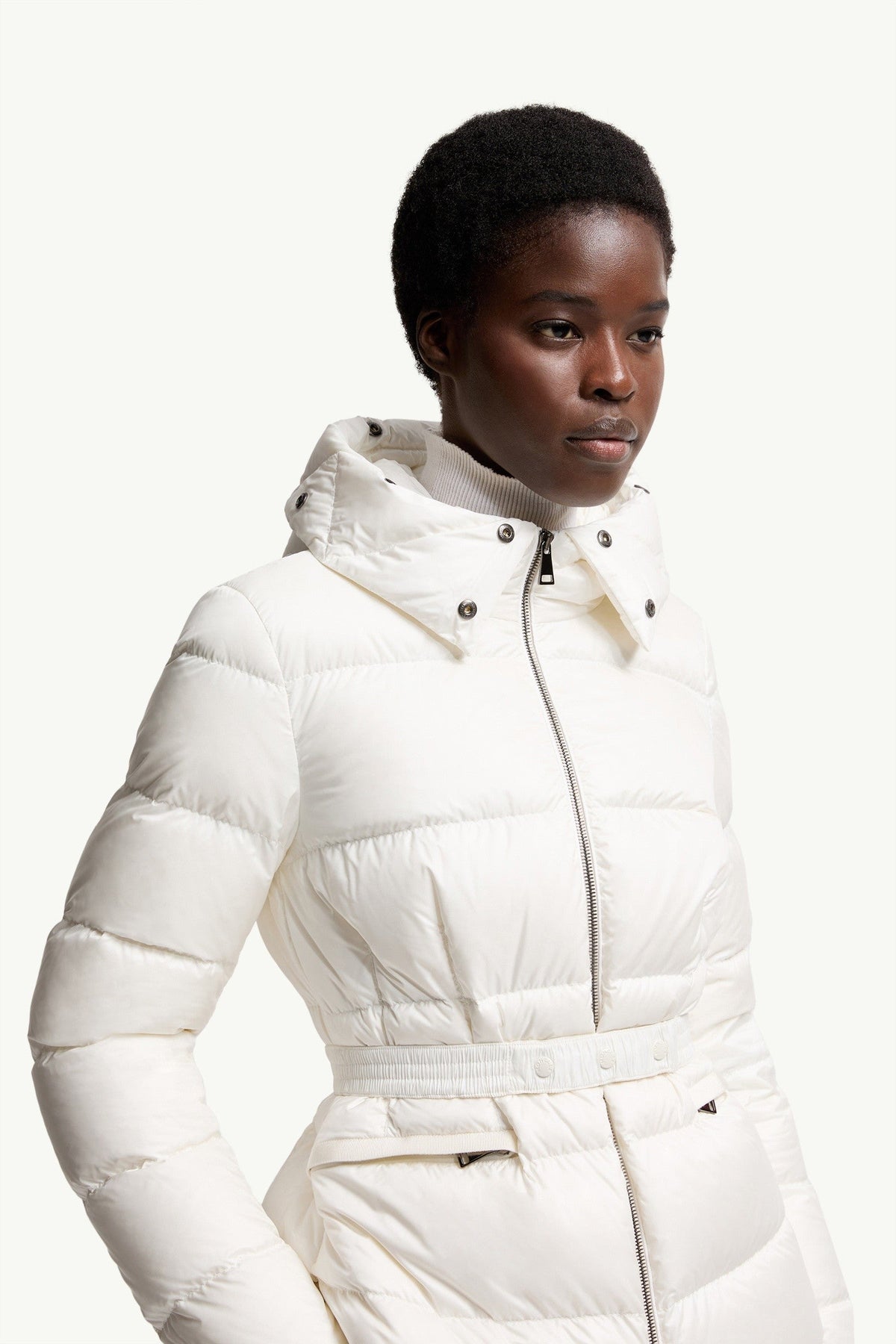 Doudoune courte à capuche bordée de shearling Boed - Blanc et Beige