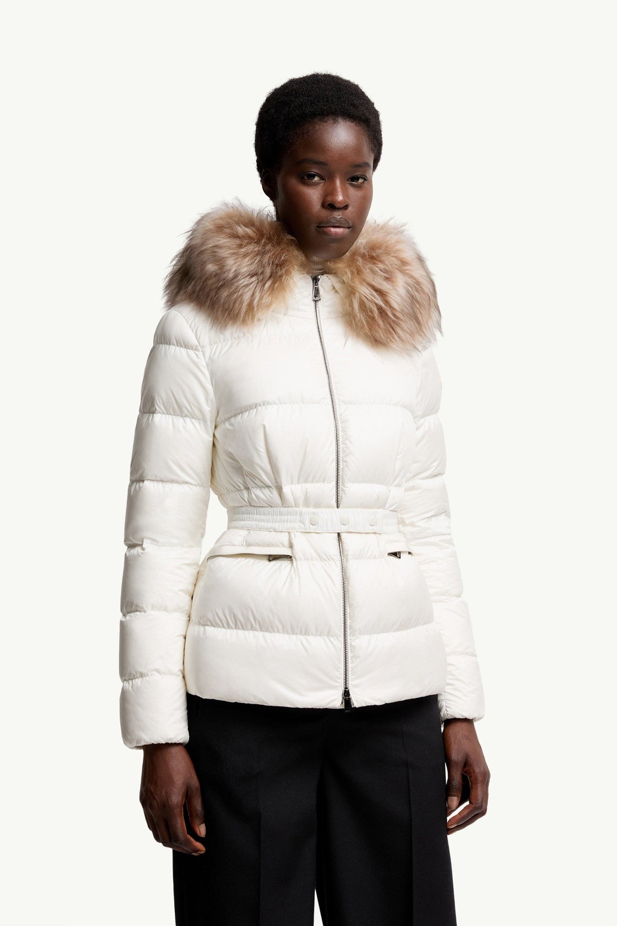 Doudoune courte à capuche bordée de shearling Boed - Blanc et Beige