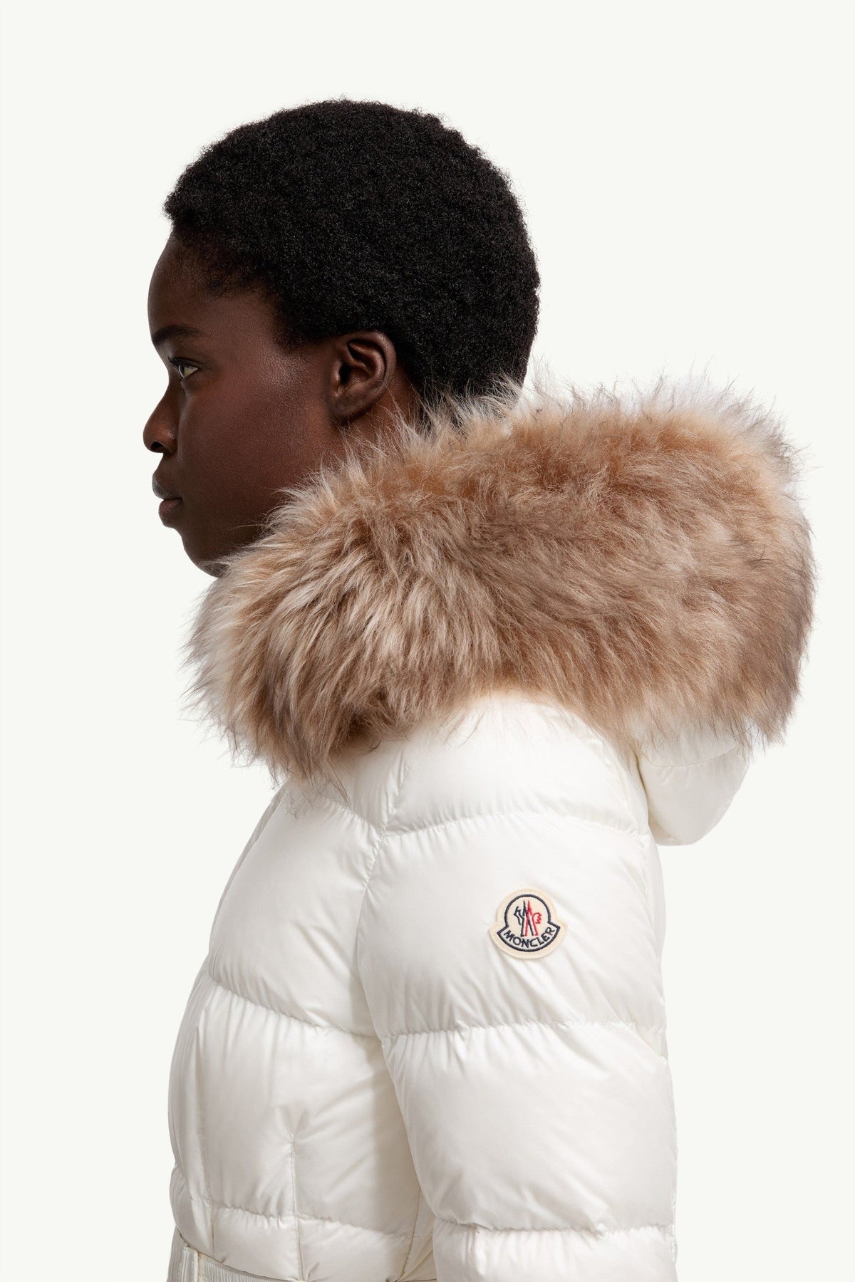 Doudoune courte à capuche bordée de shearling Boed - Blanc et Beige