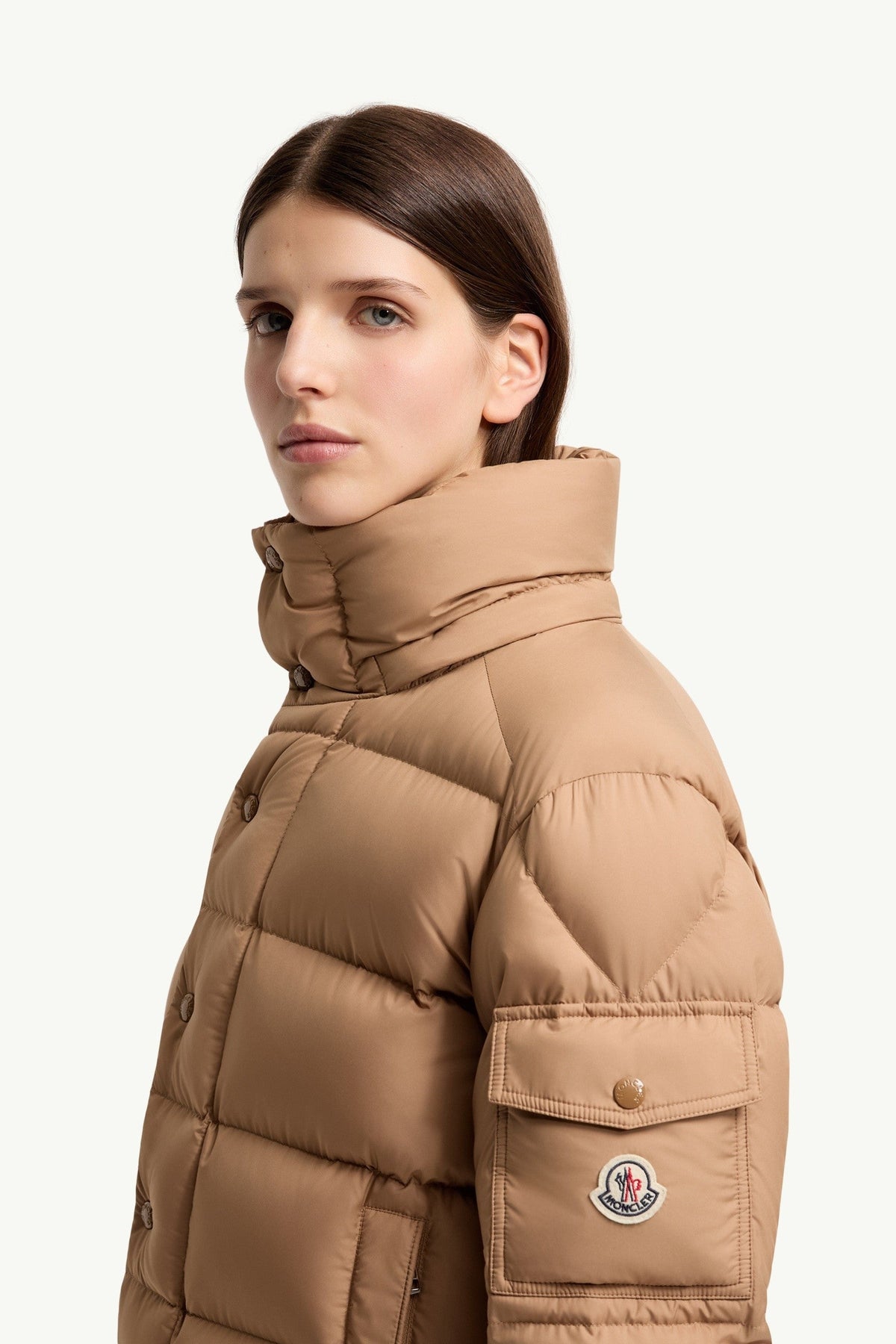 Doudoune courte à capuche Moncler Maya 70 - Beige Chameau