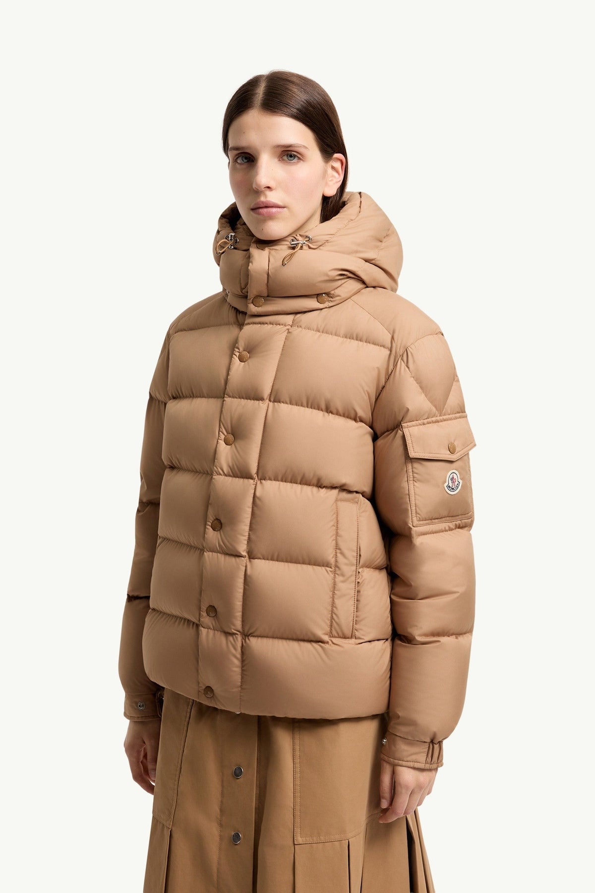 Doudoune courte à capuche Moncler Maya 70 - Beige Chameau