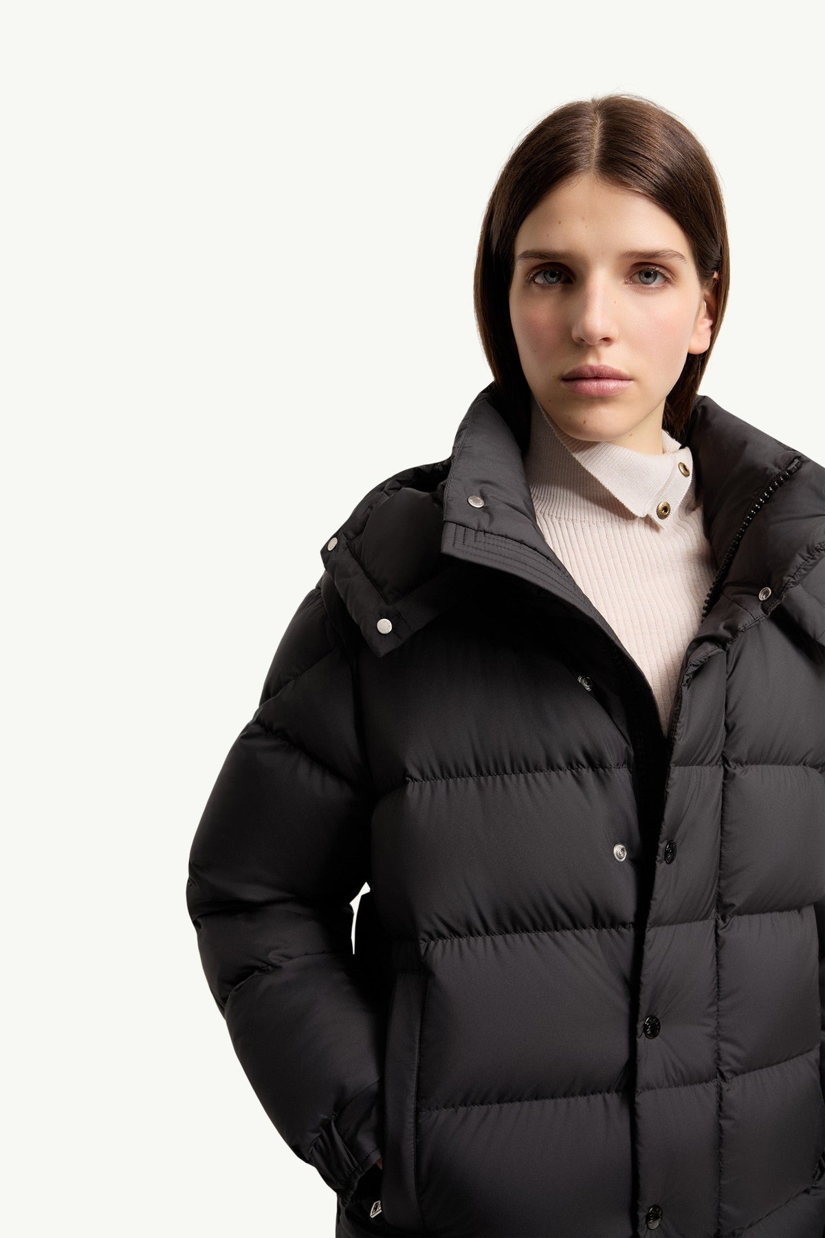 Doudoune courte à capuche Moncler Maya 70 - Noir