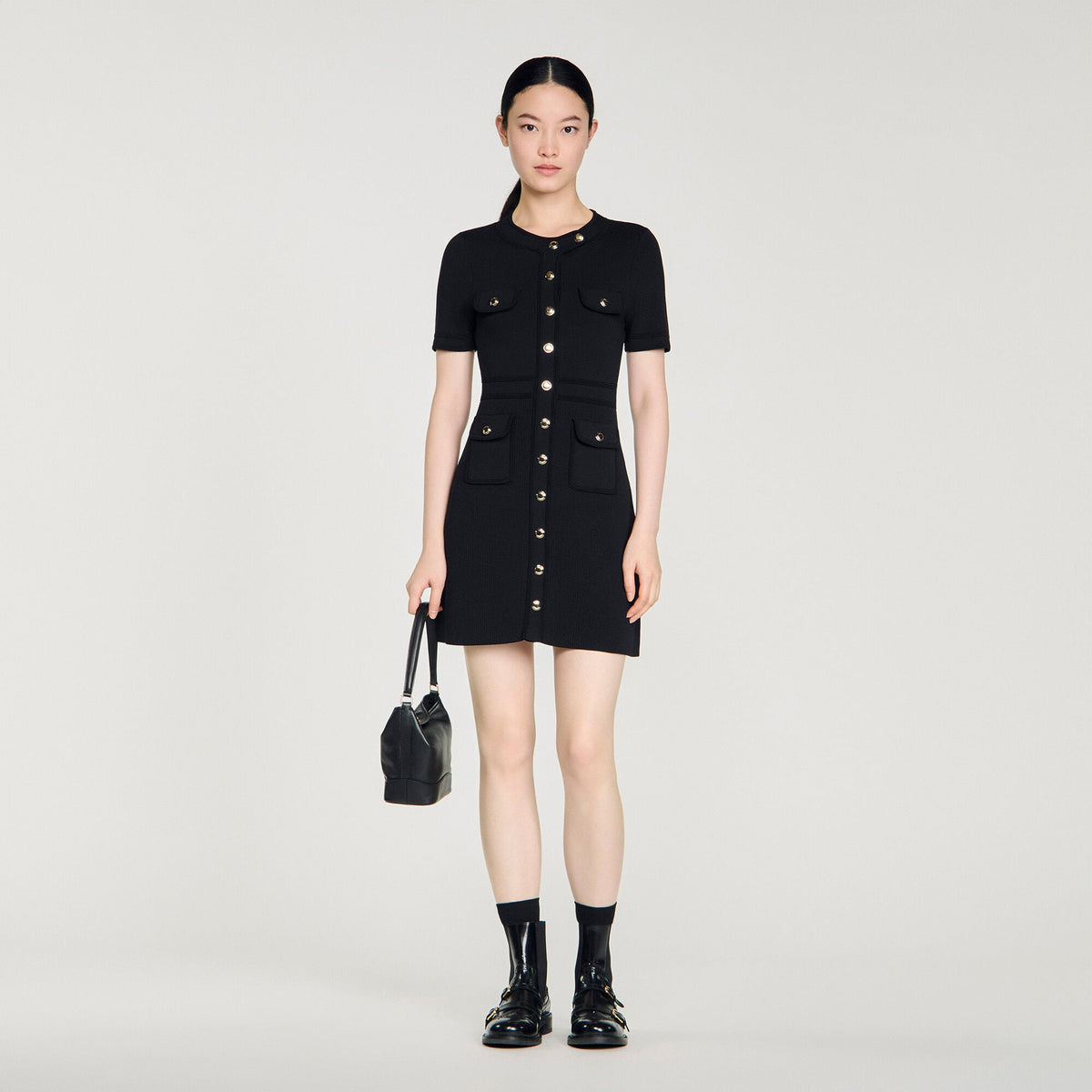 Robe courte en maille boutonnée - Noir