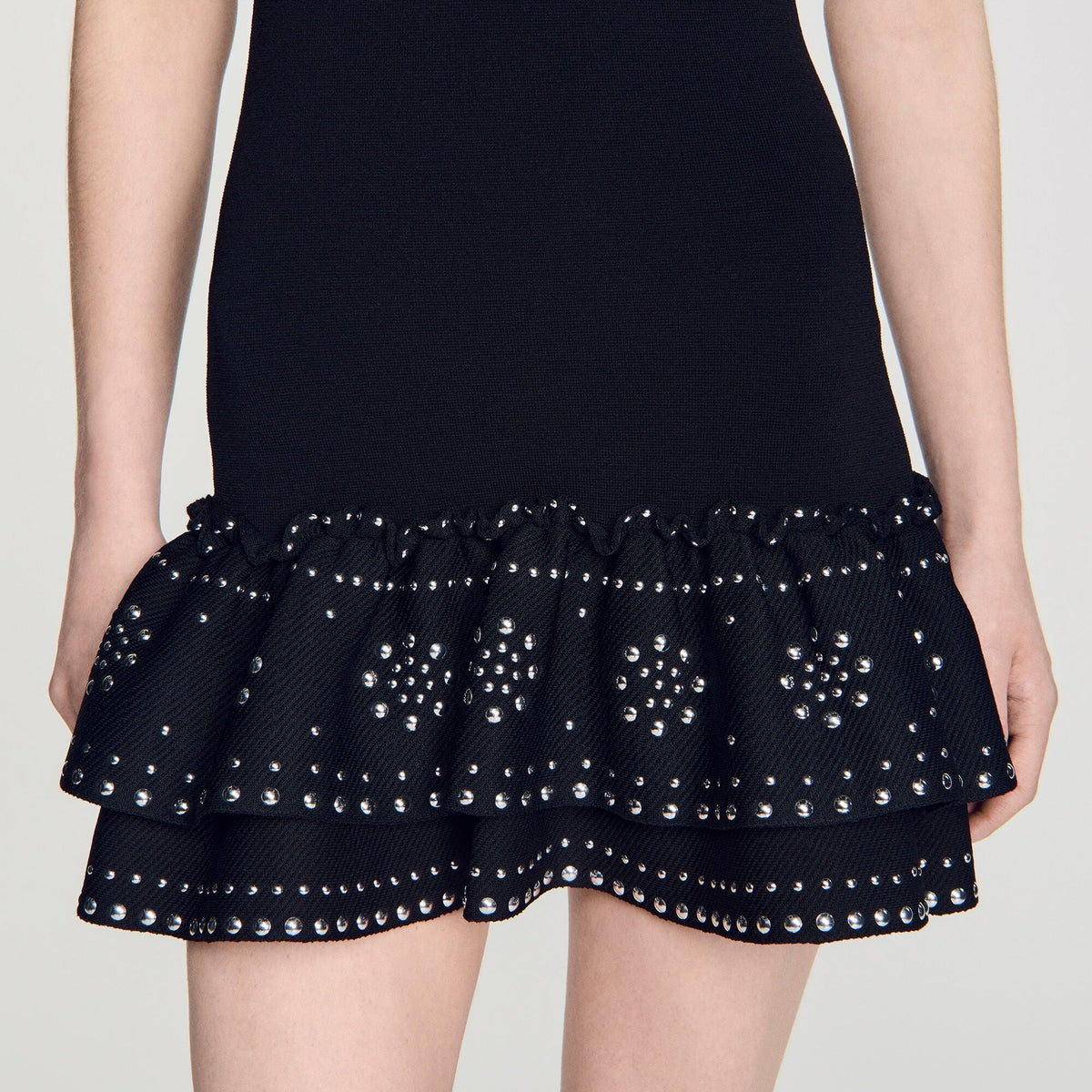 Robe courte en maille à studs - Noir